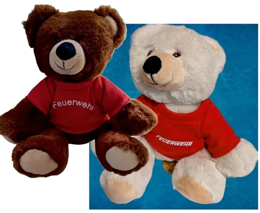 Zwei Plüschteddys mit roten Feuerwehr-T-Shirts